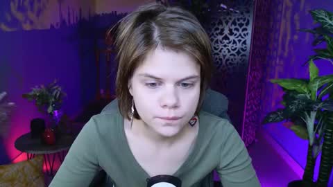 Snapshot of elliemurler chatting on 11.12.25 elliemurler online show from 11.12.25