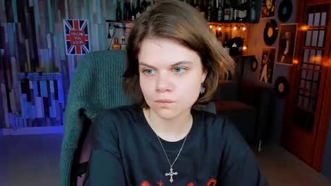 Snapshot of elliemurler chatting on 11.15.25 elliemurler online show from 11.15.25