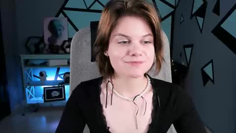 Snapshot of elliemurler chatting on 11.20.25 elliemurler online show from 11.20.25