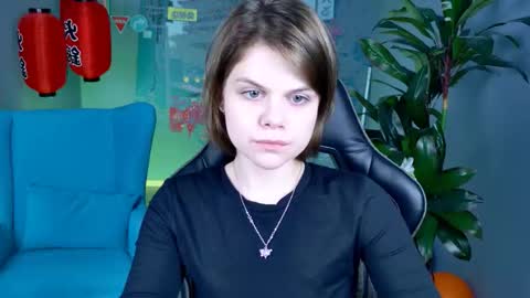 Snapshot of elliemurler chatting on 11.21.25 elliemurler online show from 11.21.25