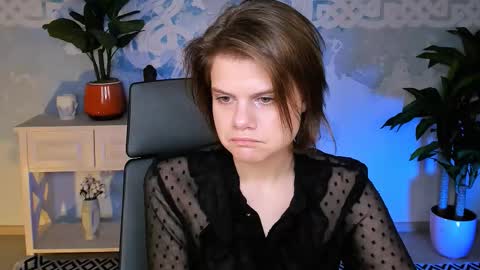 Snapshot of elliemurler chatting on 11.28.25 elliemurler online show from 11.28.25