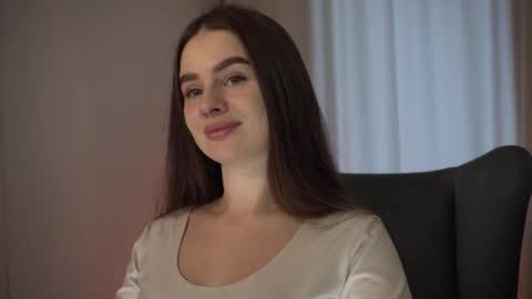 Snapshot of elliephant_ chatting on 12.11.24 just Emily online show from 12.11.24