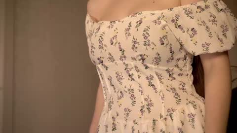 Snapshot of elliephant_ chatting on 12.15.24 just Emily online show from 12.15.24