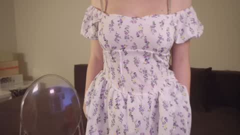 Snapshot of elliephant_ chatting on 12.16.24 just Emily online show from 12.16.24