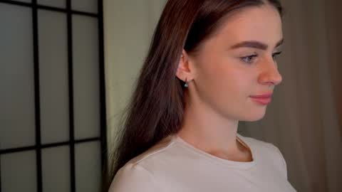 Snapshot of elliephant_ chatting on 12.26.24 just Emily online show from 12.26.24