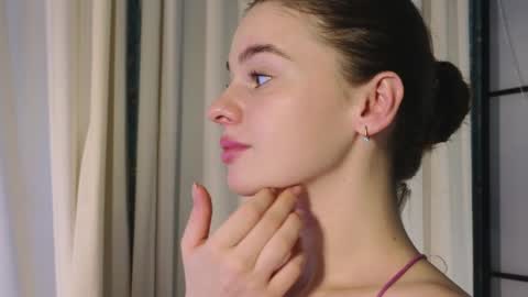 Snapshot of elliephant_ chatting on 12.29.24 just Emily online show from 12.29.24