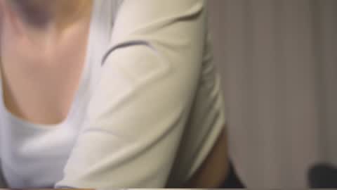 Snapshot of elliephant_ chatting on 01.07.25 just Emily online show from 01.07.25