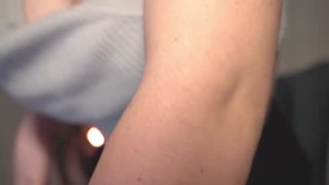 Snapshot of elliephant_ chatting on 01.13.25 just Emily online show from 01.13.25