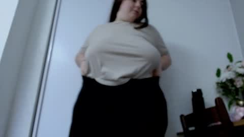 Ellie online show from 04.08.26