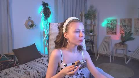 Elli online show from 04.08.26