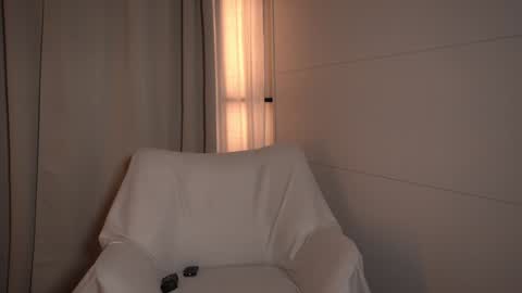 Caroline-ellin online show from 03.10.25