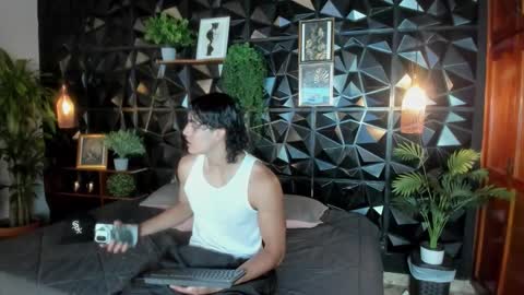 Elloit Colton online show from 11.06.25