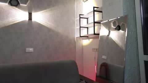 elliot_muscle04 online show from 12.05.25