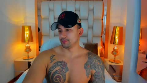 E L L I O T    V E L E Z online show from 12.15.24