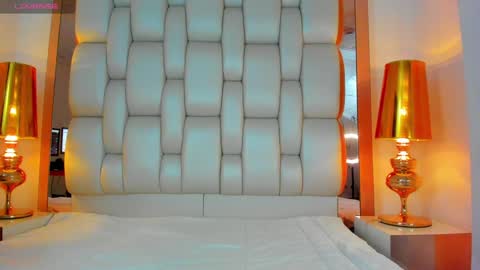 E L L I O T    V E L E Z online show from 01.14.25