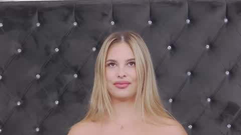 Elsa Jean online show from 09.10.25