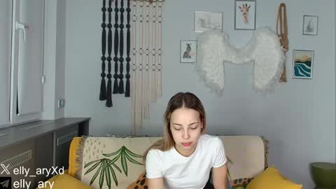 Snapshot of elly_ary chatting on 01.15.26 elly_ary online show from 01.15.26