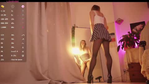 Snapshot of elly_belly chatting on 11.14.25 Elly online show from 11.14.25