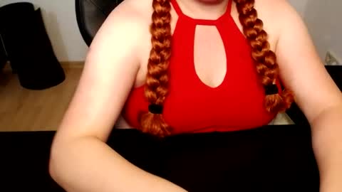 Snapshot of elly_petite chatting on 07.07.26 Elly online show from 07.07.26