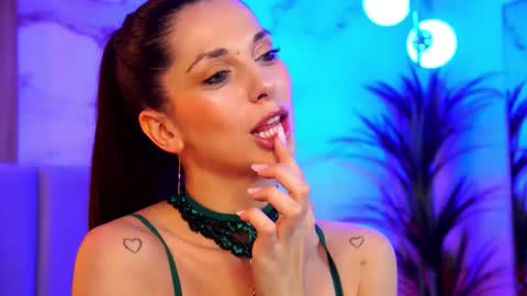 Elly online show from 12.05.25