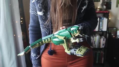 Elly Naomi online show from 12.14.24