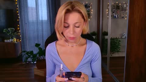 Elly online show from 11.27.25