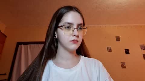 Snapshot of elmeraurora chatting on 03.01.26 Kate online show from 03.01.26