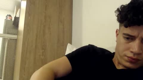 Snapshot of elmono33 chatting on 02.01.25 elmono33 online show from 02.01.25