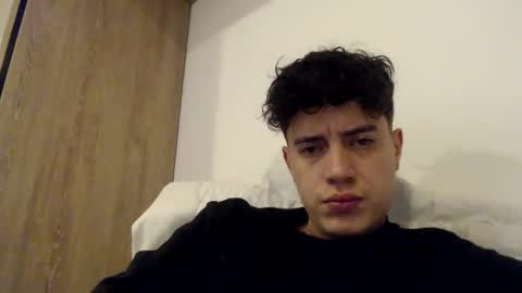 Snapshot of elmono33 chatting on 03.08.25 elmono33 online show from 03.08.25