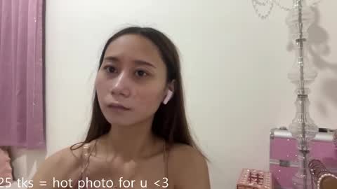 Snapshot of eloisprovino chatting on 06.08.26 Eva online show from 06.08.26