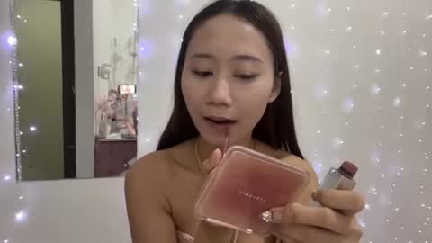 Snapshot of eloisprovino chatting on 06.20.26 Eva online show from 06.20.26