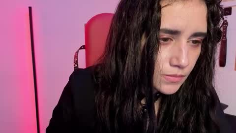 elowen_halley1 online show from 02.23.26