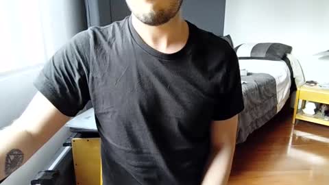 Snapshot of elriclust chatting on 11.17.25 elriclust online show from 11.17.25