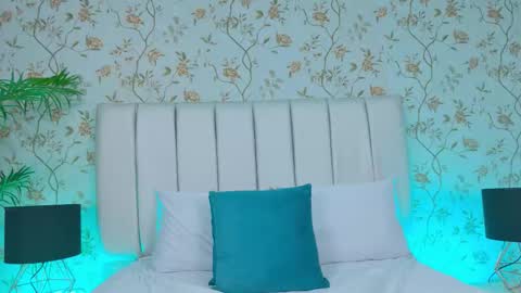 Snapshot of elsa_gb chatting on 02.20.26 Isabela Martinez online show from 02.20.26