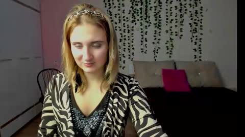 Elsa  online show from 10.13.25