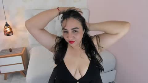 Snapshot of elsa_lynn chatting on 06.12.26 ELSA online show from 06.12.26