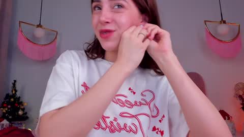 Snapshot of elsa_xo chatting on 12.25.24 Michelle online show from 12.25.24