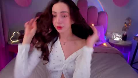 Snapshot of elsa_xo chatting on 02.12.25 Michelle online show from 02.12.25