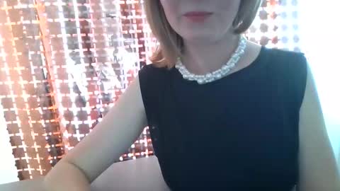 Snapshot of elsamartinez chatting on 09.23.25 ElsaMartinez online show from 09.23.25