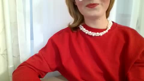 Snapshot of elsamartinez chatting on 10.02.25 ElsaMartinez online show from 10.02.25