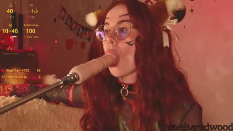 ElsaRedwood online show from 10.31.25