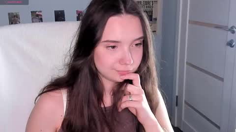 Elvienne online show from 05.23.26