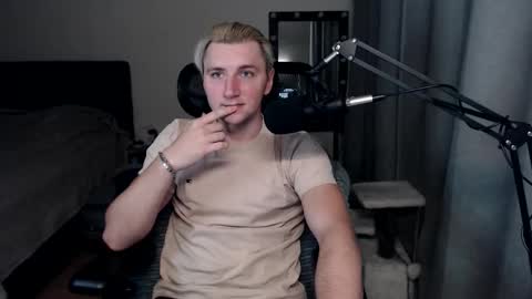 Elvin Vaenight online show from 10.07.25