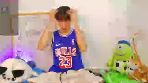  E  L  Y   K  I  N  G   online show from 07.20.26