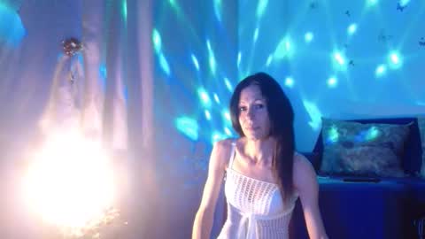 Elisa online show from 11.10.25