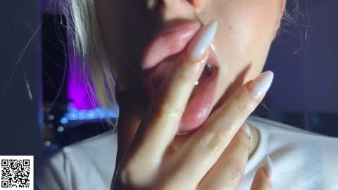 Elysia online show from 11.27.25