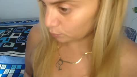 Snapshot of elza_blonde chatting on 12.13.24 E L Z A online show from 12.13.24