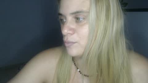 Snapshot of elza_blonde chatting on 02.18.25 E L Z A online show from 02.18.25