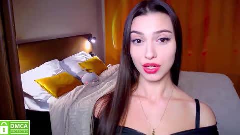 elza_rose online show from 10.18.25