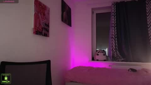 Em1l1a online show from 10.16.25